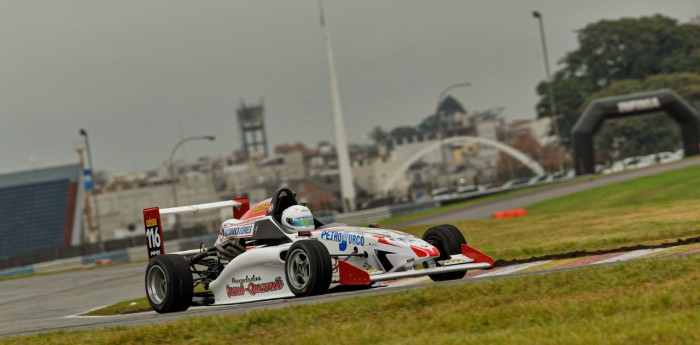 Nicolás Suárez ganó una entretenida carrera en Buenos Aires