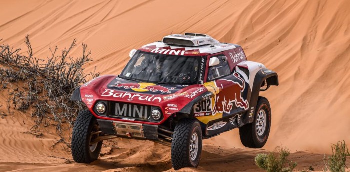 Dakar: Peterhansel mete presión a los punteros