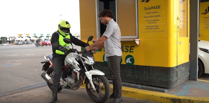 Las motos podrán pagar el peaje de manera electrónica