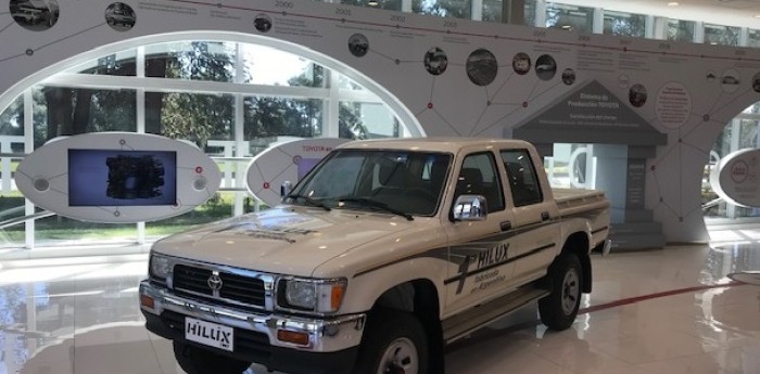 Hoy es el cumpleaños de la Toyota Hilux, ¿qué edad tiene?