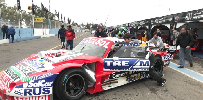 Tres Ford arriba en la primera clasificación