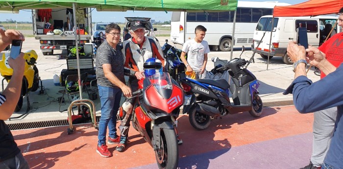 Traverso se subió a una moto del Superbike Argentino