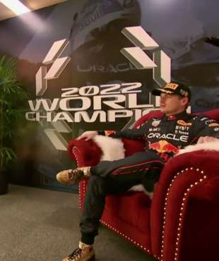 Verstappen, en una definición insulsa de la F1: "¿Es verdad que soy campeón?"